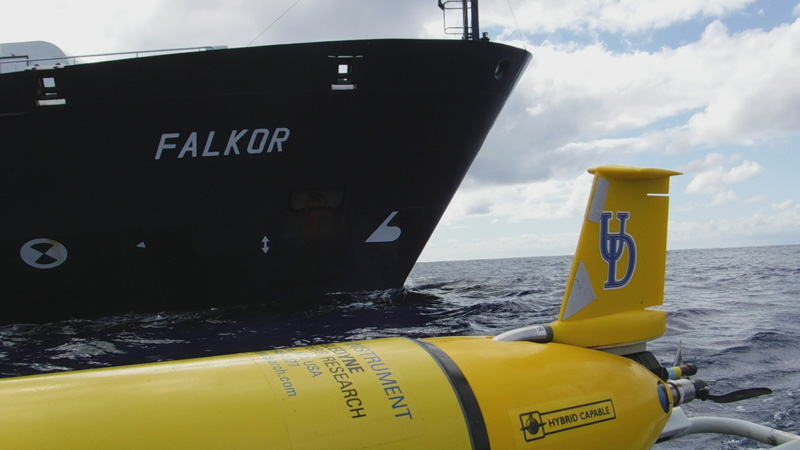 UD’s glider with the R/V Falkor in the background. 