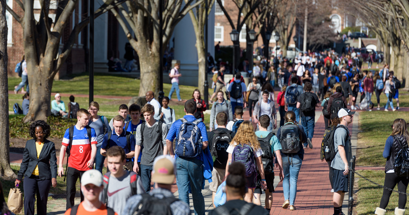 ud-tops-4-000-new-first-year-students-udaily