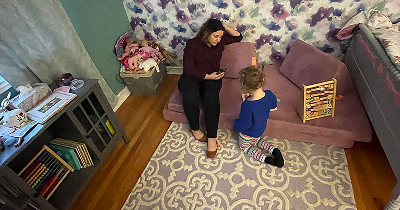 Do cell phones distract us from interacting with our kids? - Vimarsana News