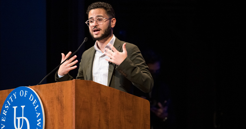 Author Ahmed M. Badr discusses life as a refugee at First Year Common Reader event