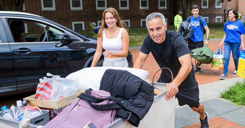 Moving in | UDaily - Vimarsana News