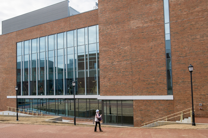 Students walk to class on the first day of the 2023 spring semester at the University of Delaware.