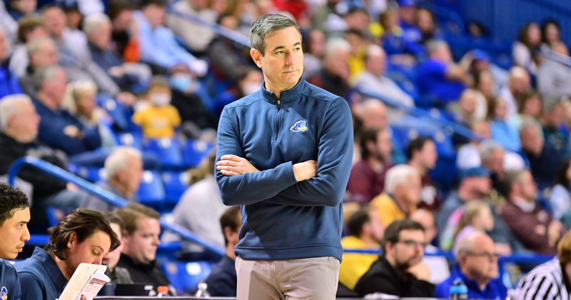 men’s basketball coach Martin Ingelsby