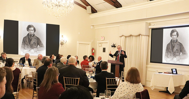 Historian David W. Blight speaks about Frederick Douglass to an engaged crowd at the Friends of the University of Delaware Library’s Annual Dinner on April 4.