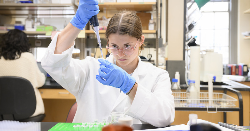 UD student Gabriella Maletta is among over 1,000 undergraduate researchers to pursue biomedical research through support from the Delaware IDeA Network of Biomedical Research Excellence (DE-INBRE).
