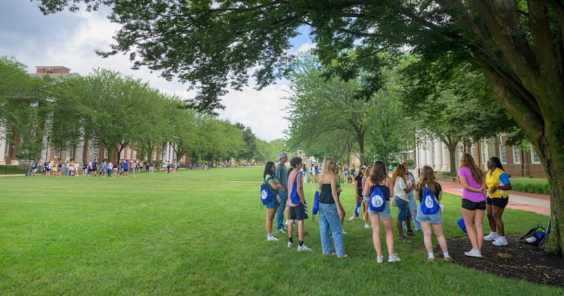 Students will split into small groups led by Orientation Leaders to explore campus and meet fellow incoming Blue Hens.