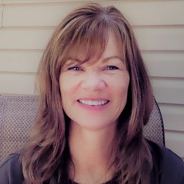 Headshot photo of Noël Wolhar