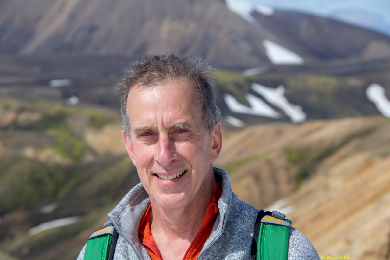 Headshot of Michael Stapleton