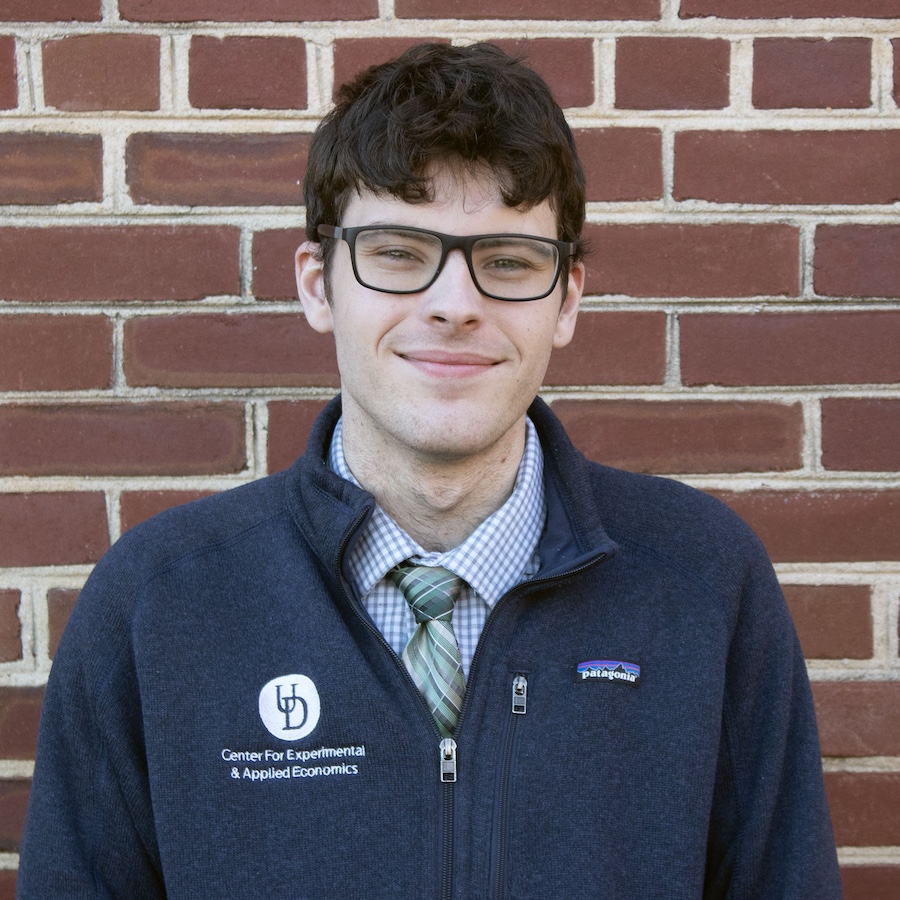 Headshot photo of Carl Nelson-Poteet