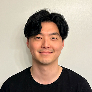 Headshot photo of Seongyong Kim