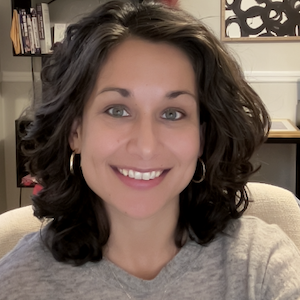 Photo headshot of Naomi Samimi-Sadeh