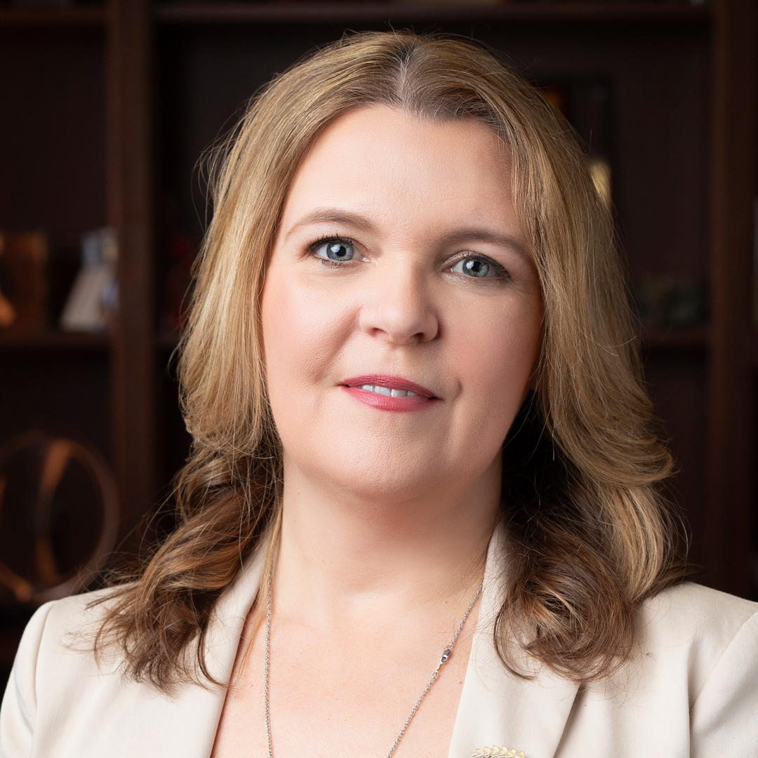 Jennifer L. Saylor headshot