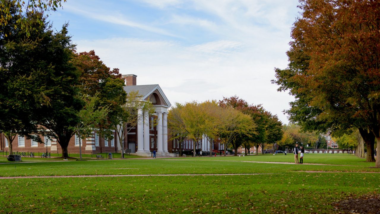 Learn more about employee benefits and working for the Office of Development and Alumni Relations at the University of Delaware. 