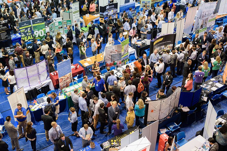 Students gathered at a UD Career Fair