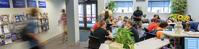 CAS-AA-Classes_at_UDDC-083116 The Downtown Center is a busy place with expanded Associate in Arts Program enrollment.