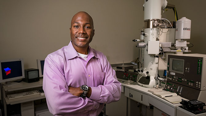 ENGR-Epps_Thomas-Nature_Communications Thomas H. Epps, III