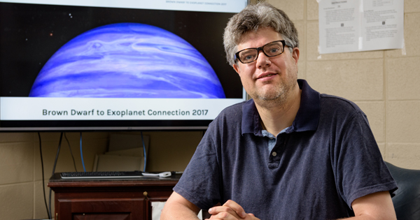 PHYS-Gizis_John-Environmental_Portrait-101617 UD Astronomy Professor John Gizis