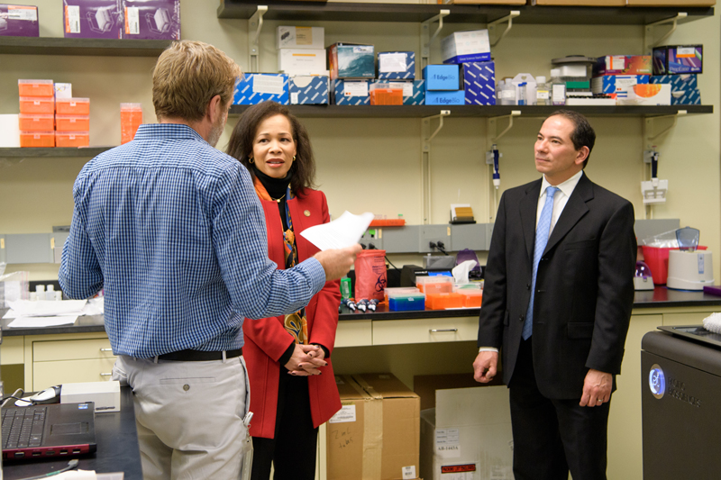 U.S. Rep. Lisa Blunt Rochester tours Delaware Biotechnology Institute