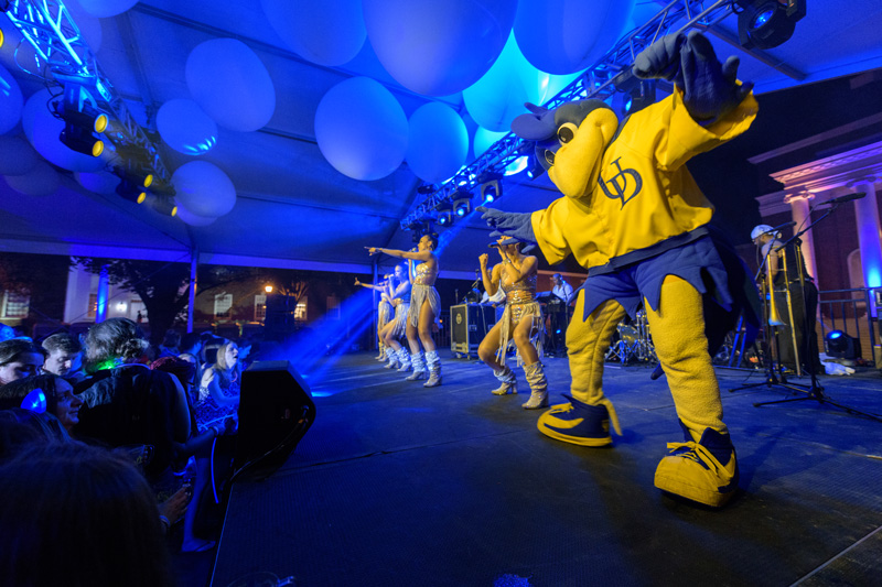 Alumni Weekend 2018 - "Dela-Bration" on the North Green. The centerpiece of Alumni Weekend, Dela-bration (formerly "mug night") gathered together more than 4,000 alumni as one giant, open-air party featured a live band, food, beer, and entertaining games. - (Evan Krape / University of Delaware)