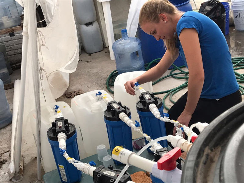 UD alumni Sarah Hartman (pictured here) and Melissa Landman have teamed up to work with Mexican non-profit Caminos de Agua to help bring potable water to local communities. 