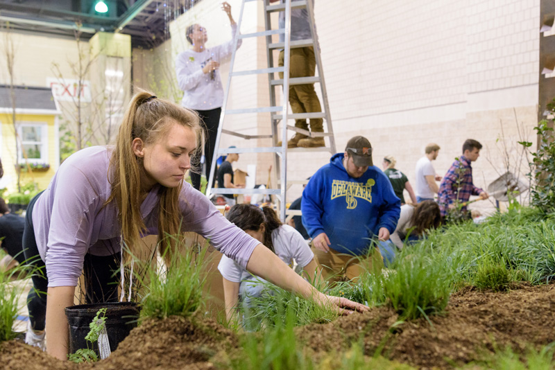 CANR-Philadelphia_Flower_Show-EK-030118 UD students build their display at the Philadelphia Flower Show, which begins Saturday, March 3 at the Pennsylvania Convention Center.