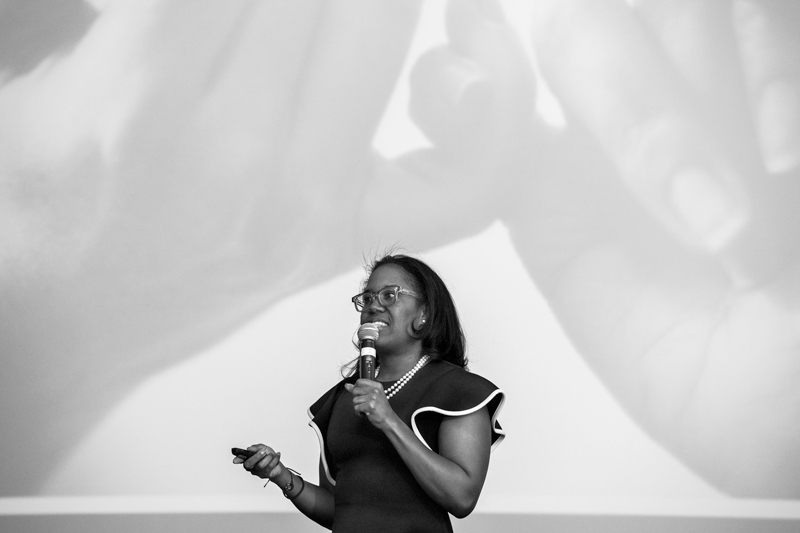 2018 Women of Promise Dinner UD alumna Quinetta Roberson urges women to make five promises to themselves: Have a presence, use your voice, craft your own narrative, seize opportunities, make use of resources.