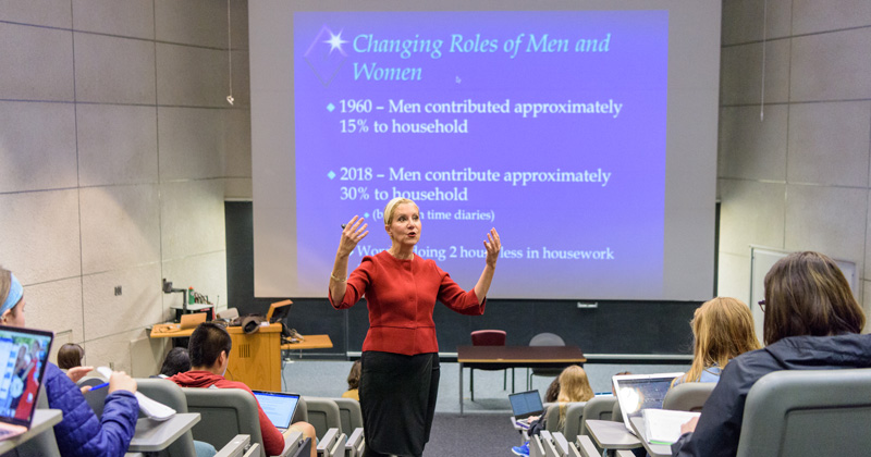 HDFS-Sherif_Trask-HDFS202_Class_Session-042518 Bahira Sherif Trask, chairperson and professor of Human Development and Family Sciences, teaching a section of her highly-regarded (and highly attended) "HDFS 202: Diversity and Families" class in Smith Hall. - (Evan Krape / University of Delaware)