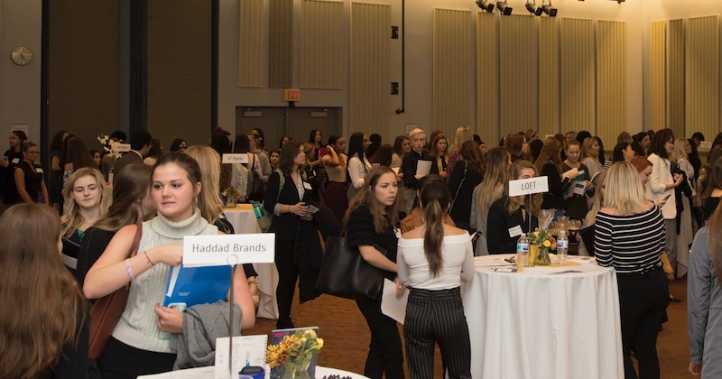 Career Services Center Fall Fashion Meet-up - 10/24/18 Students meet with company reps