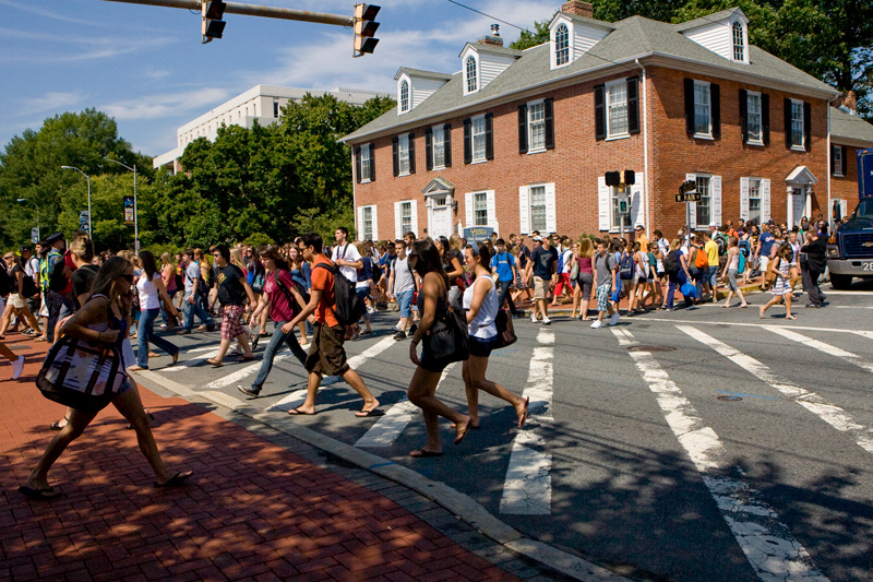 Students Crossing Main Street For every taxpayer dollar the state of Delaware invests in UD through annual appropriations, the University produces $23 in economic activity within the state.