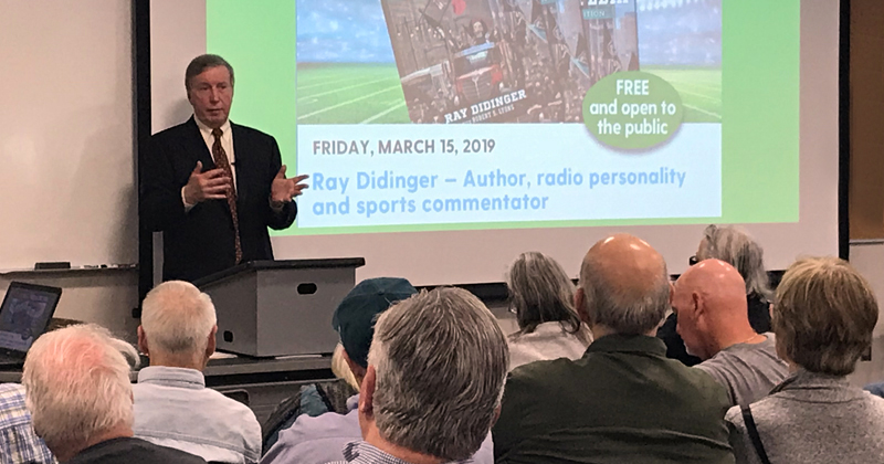 Ray Didinger speaking to football fans