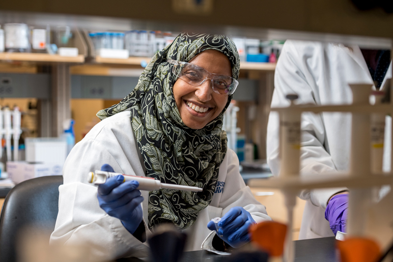 Graduate student Salma Al Saai won a “Fight for Sight” scholarship for her research on pediatric cataracts. 