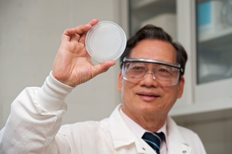 CP_Huang_PerchlorateMembrane Professor Chin-Pao Huang who is conducting research into membranes which will remove perchlorates from water.