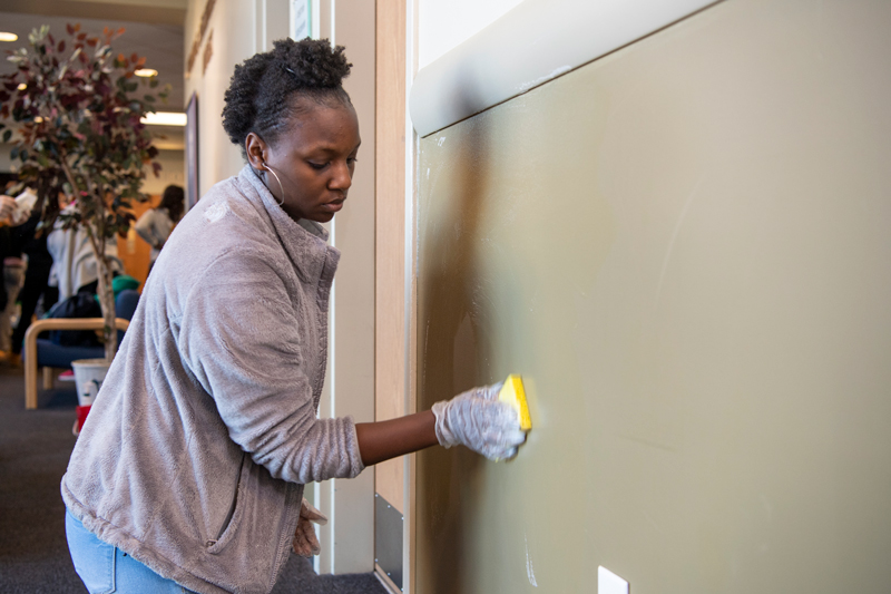 Members of the Alpha Kappa Alpha sorority participate in the MLK Day of Service by performing cleaning and sorting tasks at the Sunday Breakfast Mission, January 20, 2020.