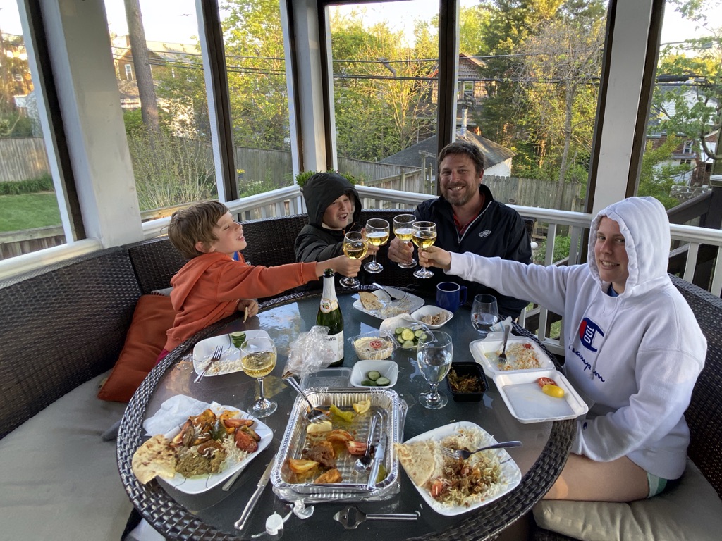 Doug Donovan celebrates his Pulitzer with his children 