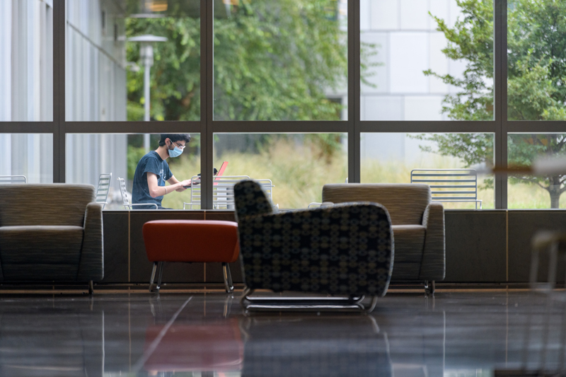 Various scenes from campus on the first day of the Fall 2020 Semester: UD's return to in-person teaching on a limited basis since the start of the COVID-19 pandemic lockdown.