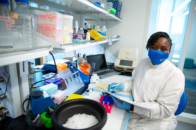 MMS doctoral student Ngozi Dom-China is working with Sam Biswas on global differences in HPV and worldwide vaccinations. She also co-founded the Women in Graduate Sciences Delaware chapter.
