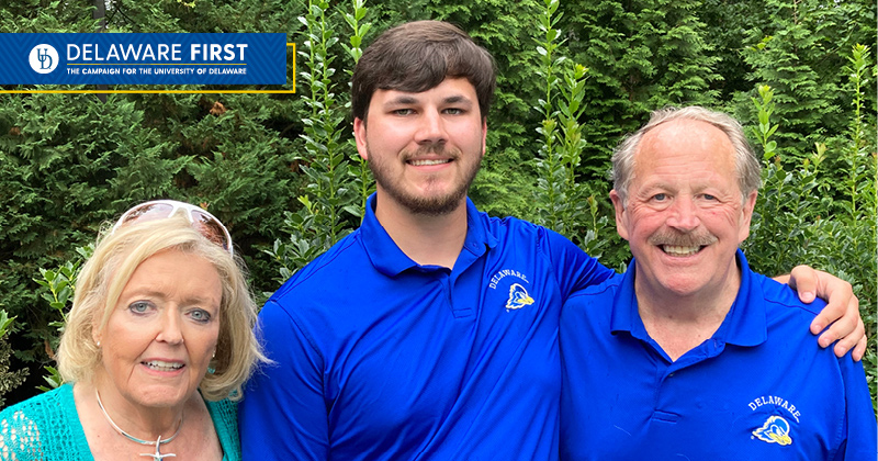 Double Dels Ray and Marilyn Jacobsen and their son, Hunter, a College of Engineering student, hosted the Washington, D.C. area New Student Send-Off in July. Double Dels Ray and Marilyn Jacobsen and their son, Hunter, a College of Engineering student, hosted the Washington, D.C. area New Student Send-Off in July.