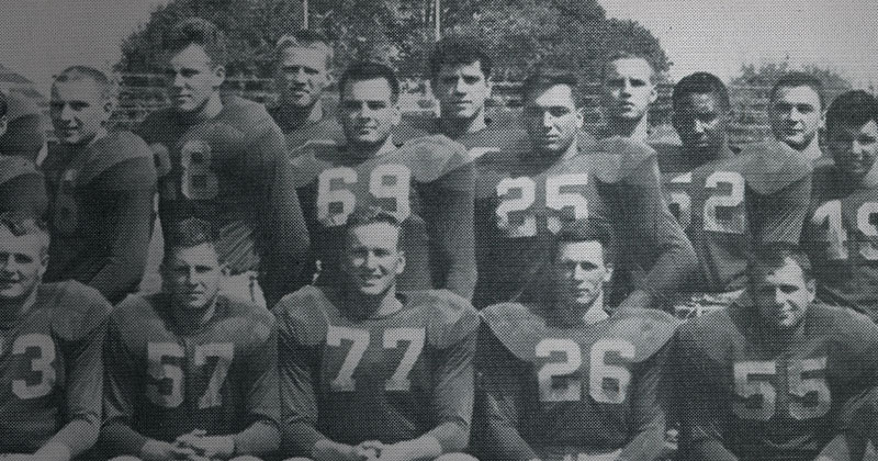 Leonard Williams and football team