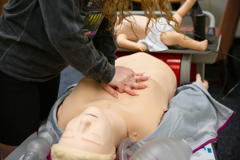 Mackenzie Seyka, who’s heading into her sophomore year as a nursing major at UD, takes her quarterly CPR skills test as part of the Resuscitation Quality Improvement Project. 