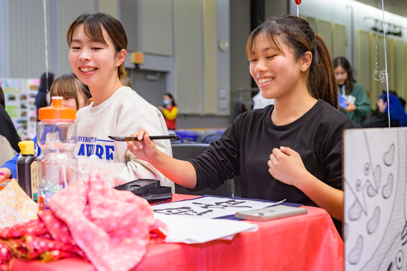 Students from Japan showed off their calligraphy skills.