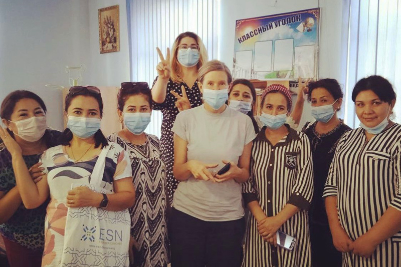 Loren Lee Chiesi (back row) leads an English teacher training in Namangan, Uzbekistan during the pandemic. 