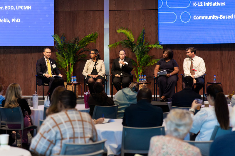 Panelists present at Hayes Symposium Panelists present at Hayes Symposium