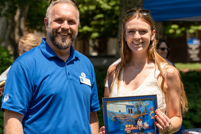 World Scholar Ruby Zegowitz was an overall student winner for her photo “Oranges in Morocco” in the Loving the Location category. She received her prize from Matt Drexler, director of study abroad, at the spring UD Global Festival. World Scholar Ruby Zegowitz was an overall student winner for her photo “Oranges in Morocco” in the Loving the Location category. She received her prize from Matt Drexler, director of study abroad, at the spring UD Global Festival.