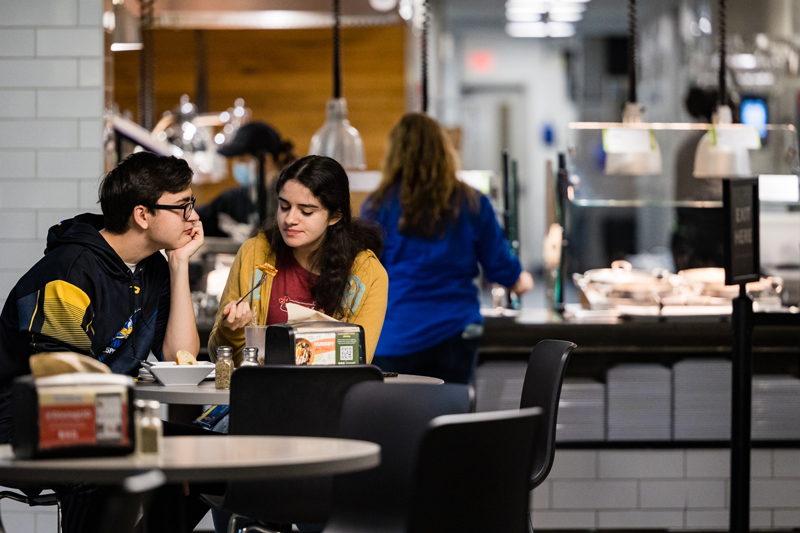 Students eating at Caesar Rodney Dining Hall Students eating at Caesar Rodney Dining Hall