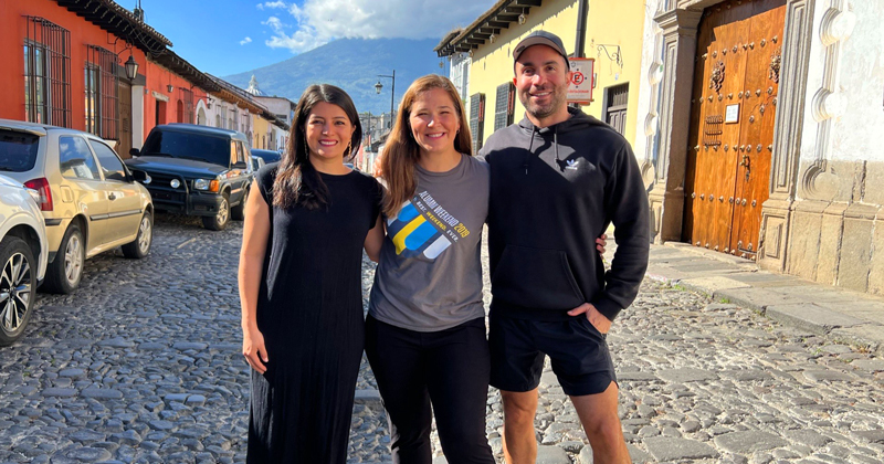 2006 graduates Carolina Sandoval and Meg Jermain reunite in Antigua.