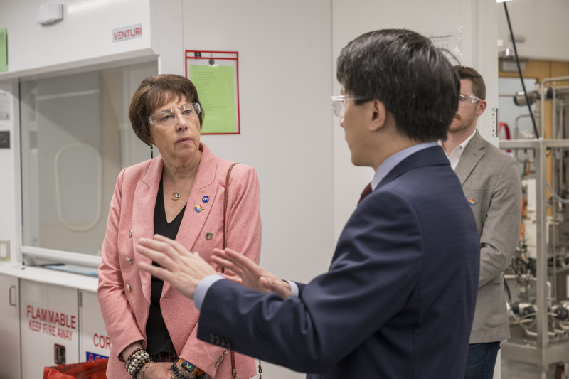 Kelvin Lee, director of the National Institute for Innovation in Biopharmaceutical Manufacturing (NIIMBL), talks to NASA Science Chief Nicky Fox about the collaborative work NIIMBL does to solve industry-wide problems and streamline the process of making safe, effective medicine. 