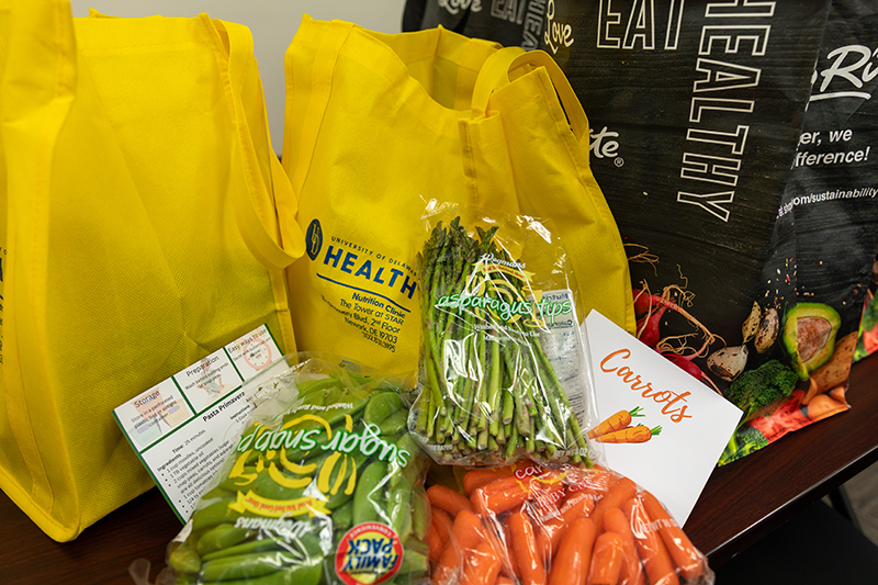 Graduate students in UD’s Master of Science in Nutrition and Dietetics/Dietetic Internship program order a variety of fruits and vegetables from a grocery store online for pick-up at Horizon House. They also deliver to participants. Graduate students in UD’s Master of Science in Nutrition and Dietetics/Dietetic Internship program order a variety of fruits and vegetables from a grocery store online for pick-up at Horizon House. They also deliver to participants.