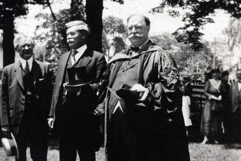 William Howard Taft gave the Commencement address at Delaware College on June 10, 1918. He is pictured with Gov. John G Townsend (center) and Josiah Marvel. William Howard Taft gave the Commencement address at Delaware College on June 10, 1918. He is pictured with Gov. John G Townsend (center) and Josiah Marvel.