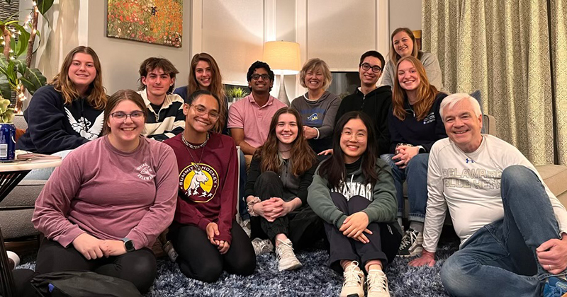 Joan and Mike Carragher were one of three groups of alumni who hosted a dinner for students participating in UD Alternative Break. Joan and Mike Carragher were one of three groups of alumni who hosted a dinner for students participating in UD Alternative Break.