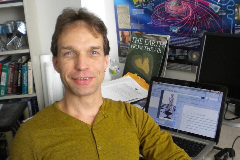 “Freaking brilliant” is how emeritus professor Jim Richards describes former doctoral student Tim Niiler, pictured here. “Freaking brilliant” is how emeritus professor Jim Richards describes former doctoral student Tim Niiler, pictured here.